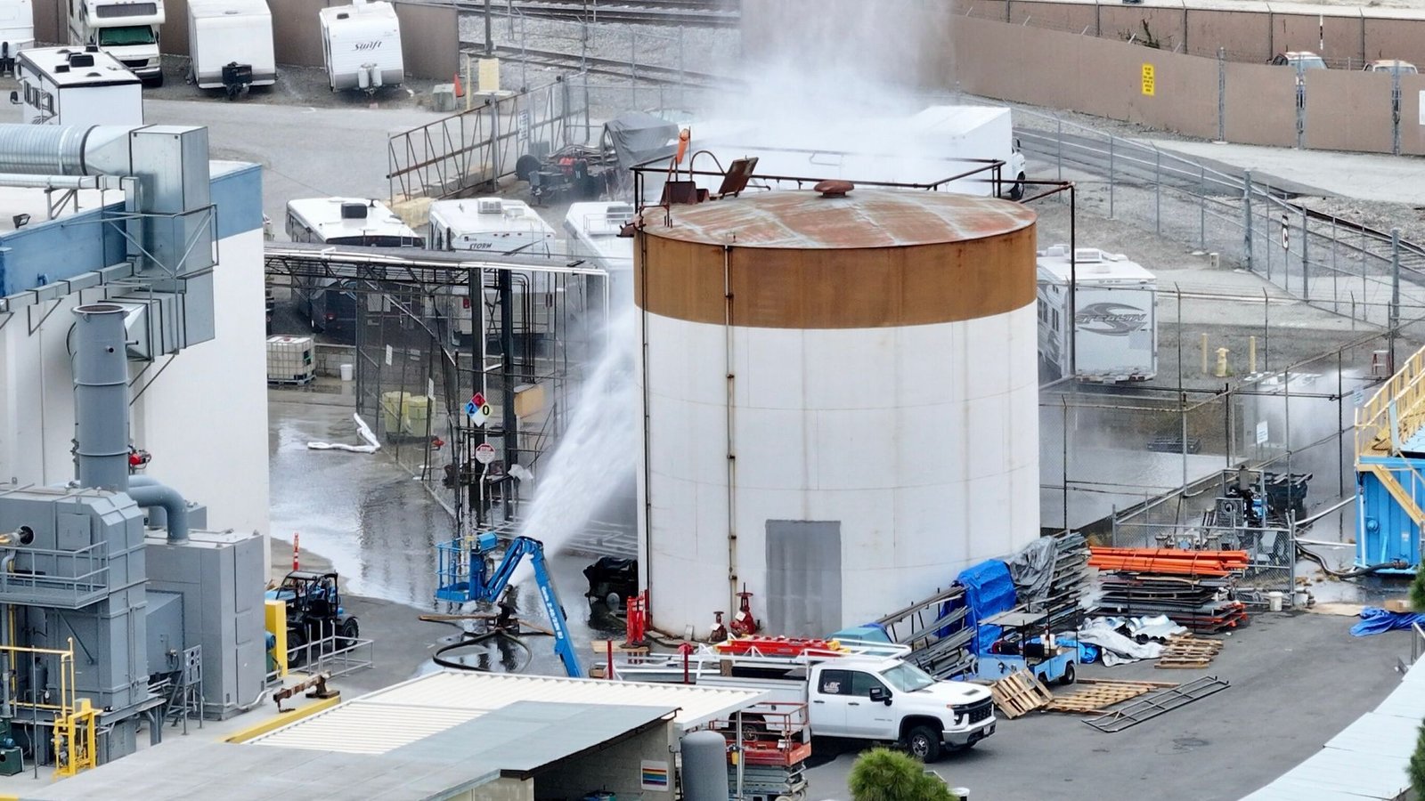 40,000 ordered to evacuate in California over chemical explosion threat