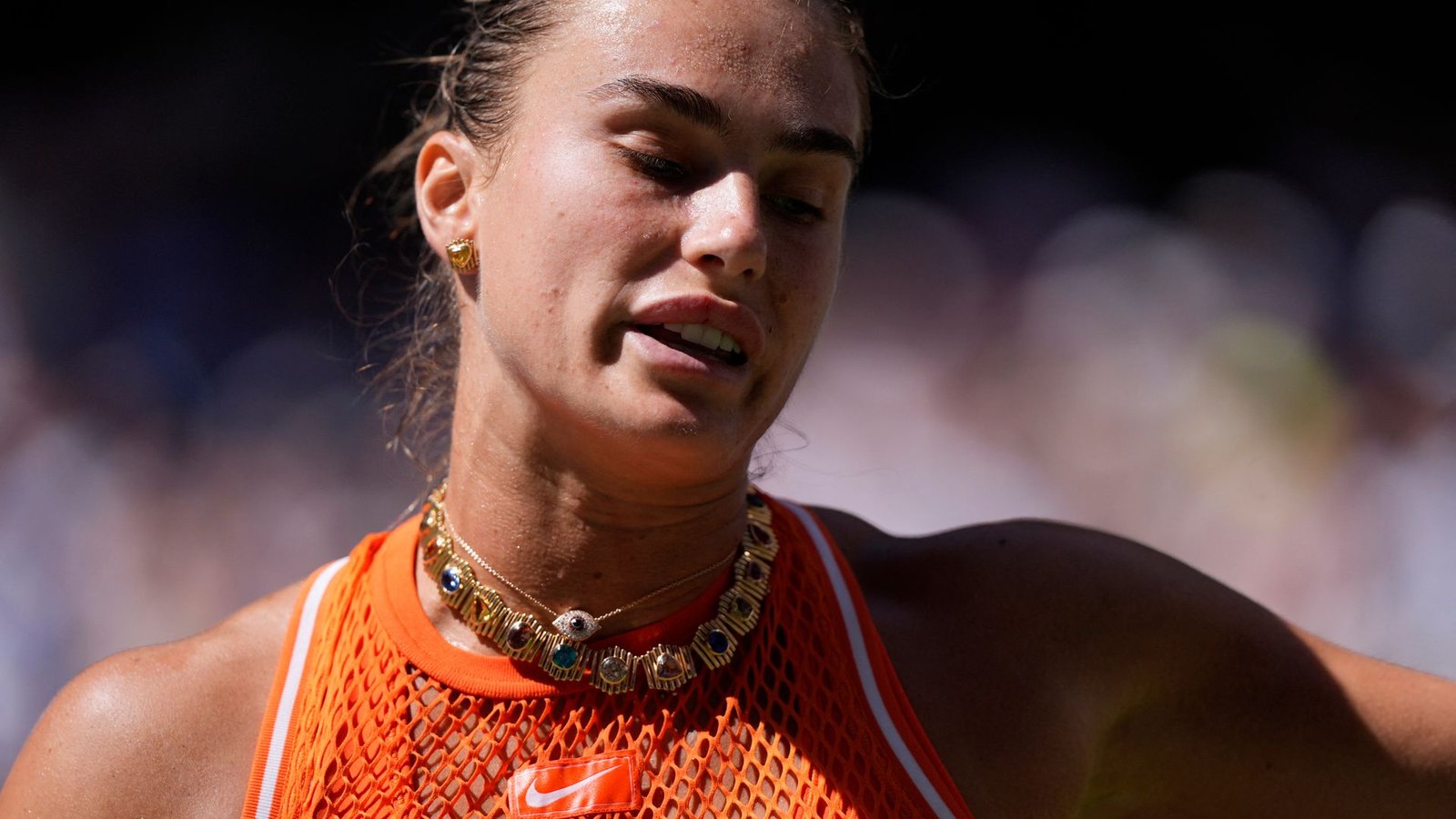 Tennis world number one stops play at US Open with complaint to umpire